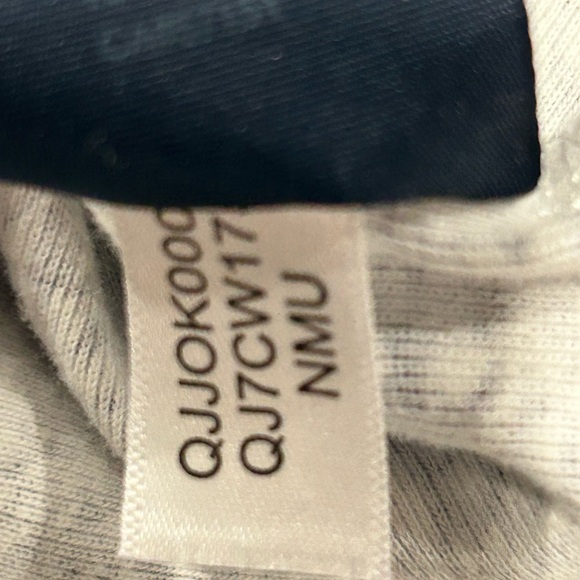 Size M Tommy Hilfiger, short sleeve, top with unique bow strap in the back - Picture 5 of 9